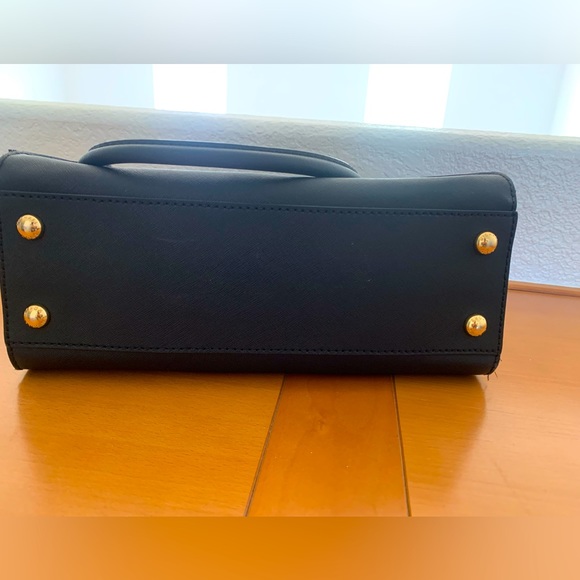 Michael Kors Purse - Picture 7 of 8